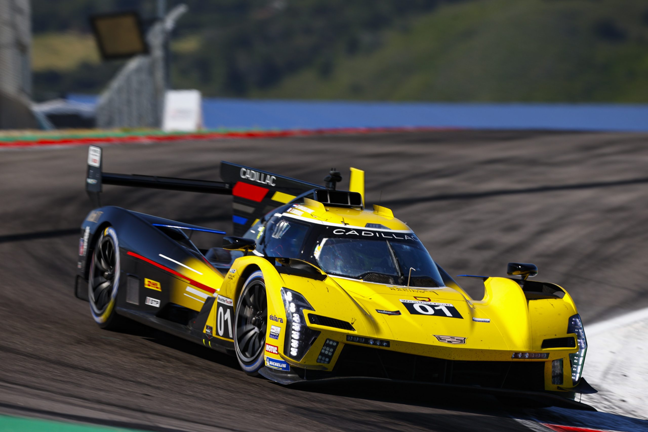 cadillac leads the way in laguna qualifying