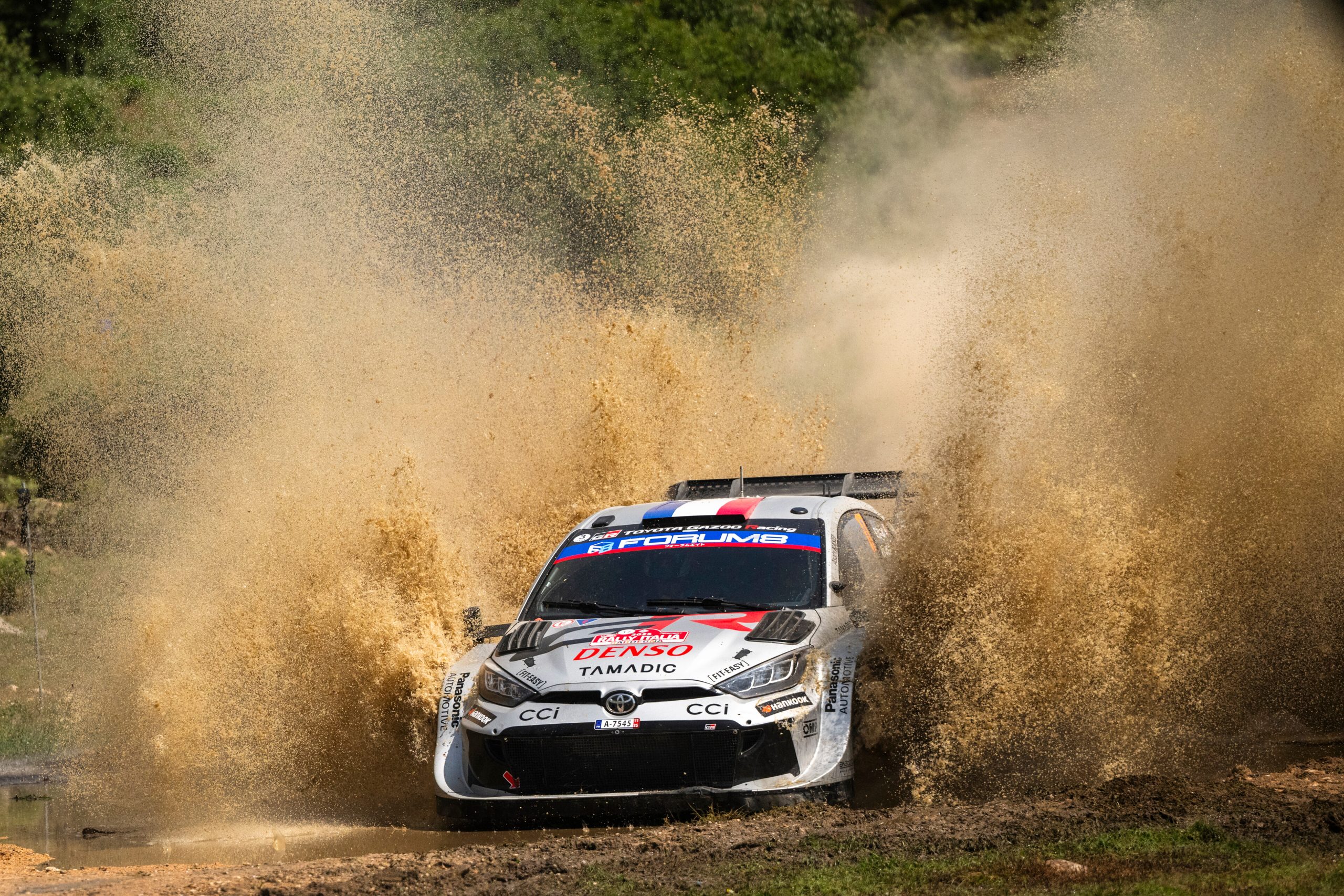 Rally Italia Sardegna Ogier Narrowly Leads